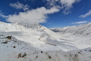 カルドゥンラ峠の手前の光景